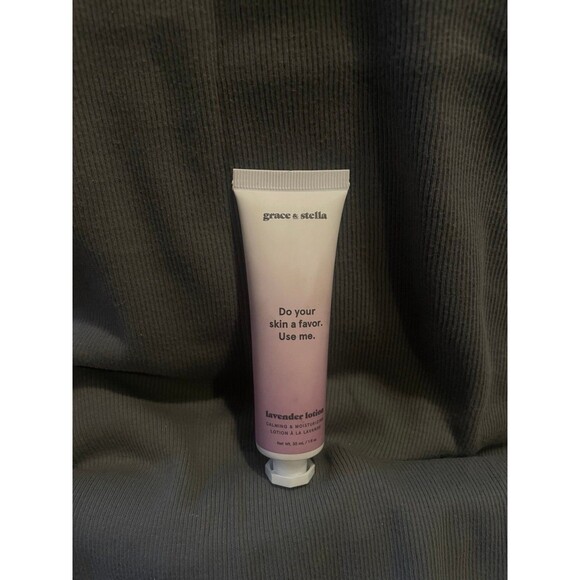 grace and stella moisturizing lavender body lotion - Picture 1 of 3
